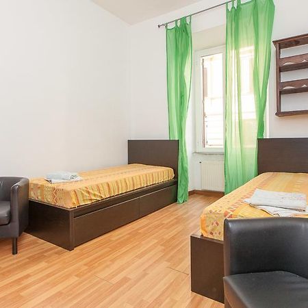 Rental In Rome Santini Apartment Habitación foto